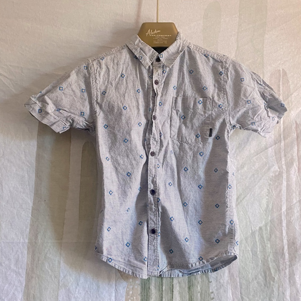Quiksilver Boys Short Sleeve Button Down 🌵small